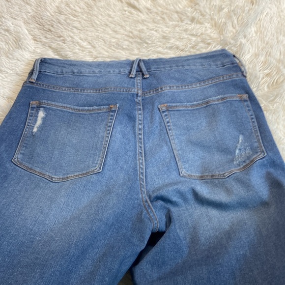 Good American Good Legs Stud Hem Skinny Jeans - Picture 13 of 13